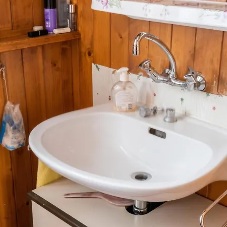 In Troistorrents, 70 M², Balcony Chalet Troistorrents